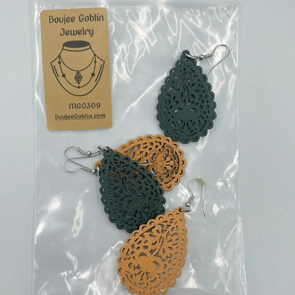 VTG Boho Retro Wooden Filigree Teardrop Earrings Set Mustard Yellow & Sage Green
